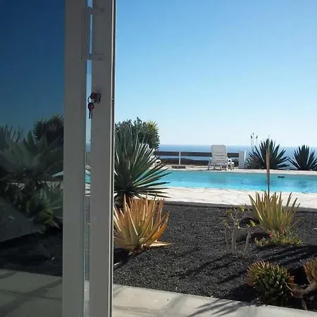 Sleeps 4 Pool Wifi Villa Mácher