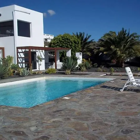 Sleeps 4 Pool Wifi Villa *