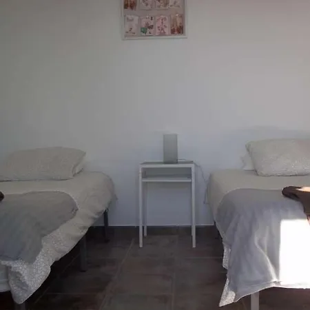 Sleeps 4 Pool Wifi Mácher