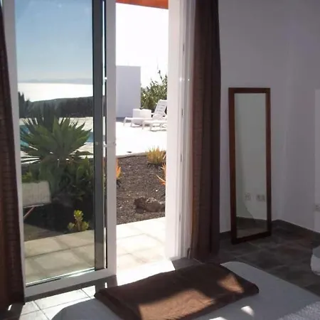 Sleeps 4 Pool Wifi Villa Mácher