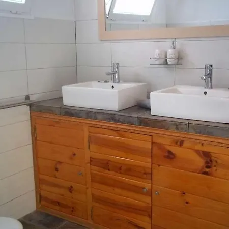 Sleeps 4 Pool Wifi Villa
