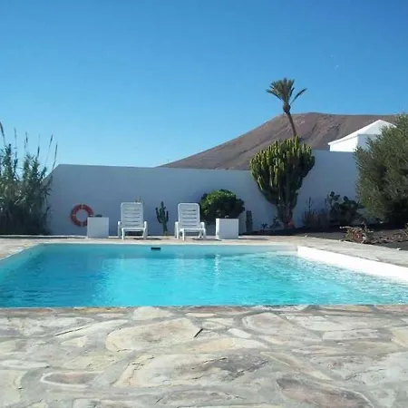 Sleeps 4 Pool Wifi Mácher
