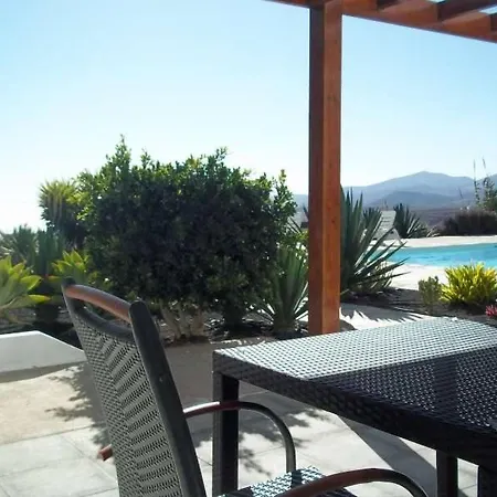 Villa Sleeps 4 Pool Wifi Mácher
