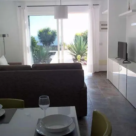 Sleeps 4 Pool Wifi Villa