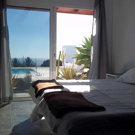 Sleeps 4 Pool Wifi Mácher