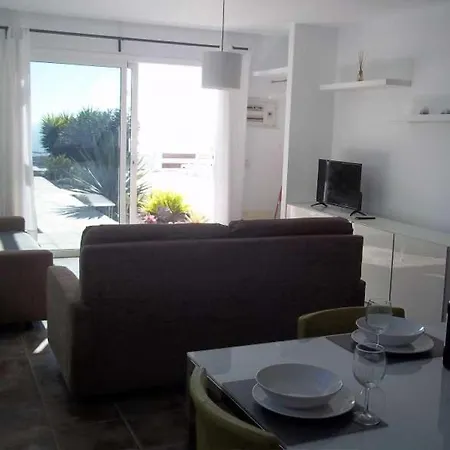 Sleeps 4 Pool Wifi * Mácher