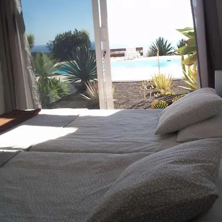 Villa Sleeps 4 Pool Wifi *